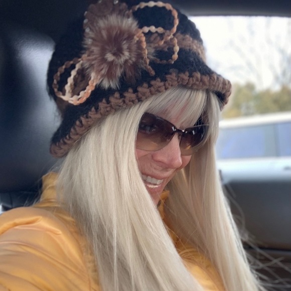 Meet your Posher, Coleen - Picture 16 of 17